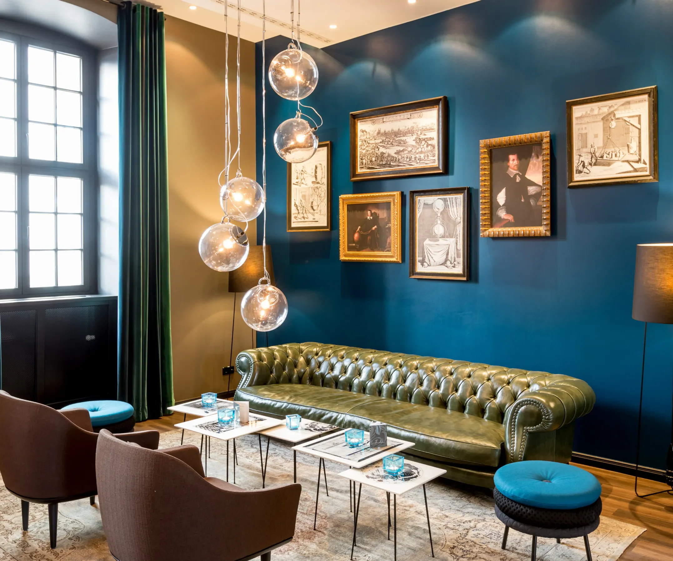 Lounge im Motel One Magdeburg